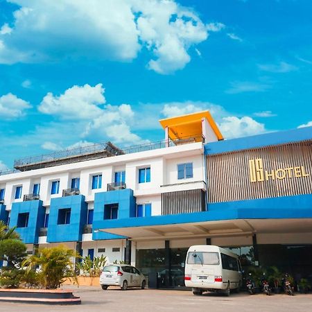 Os Hotel Tanjung Uncang Sagulung Exterior foto
